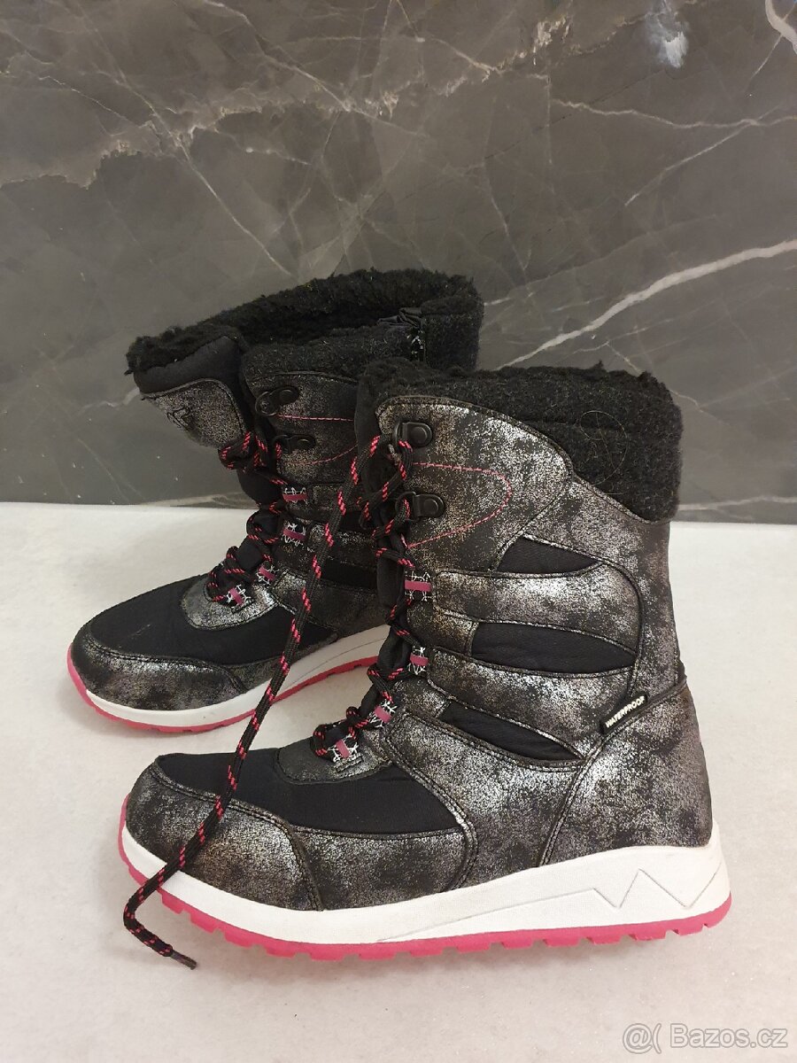 Dětské dívčí sněhule 4F, velikost 37, jako nové