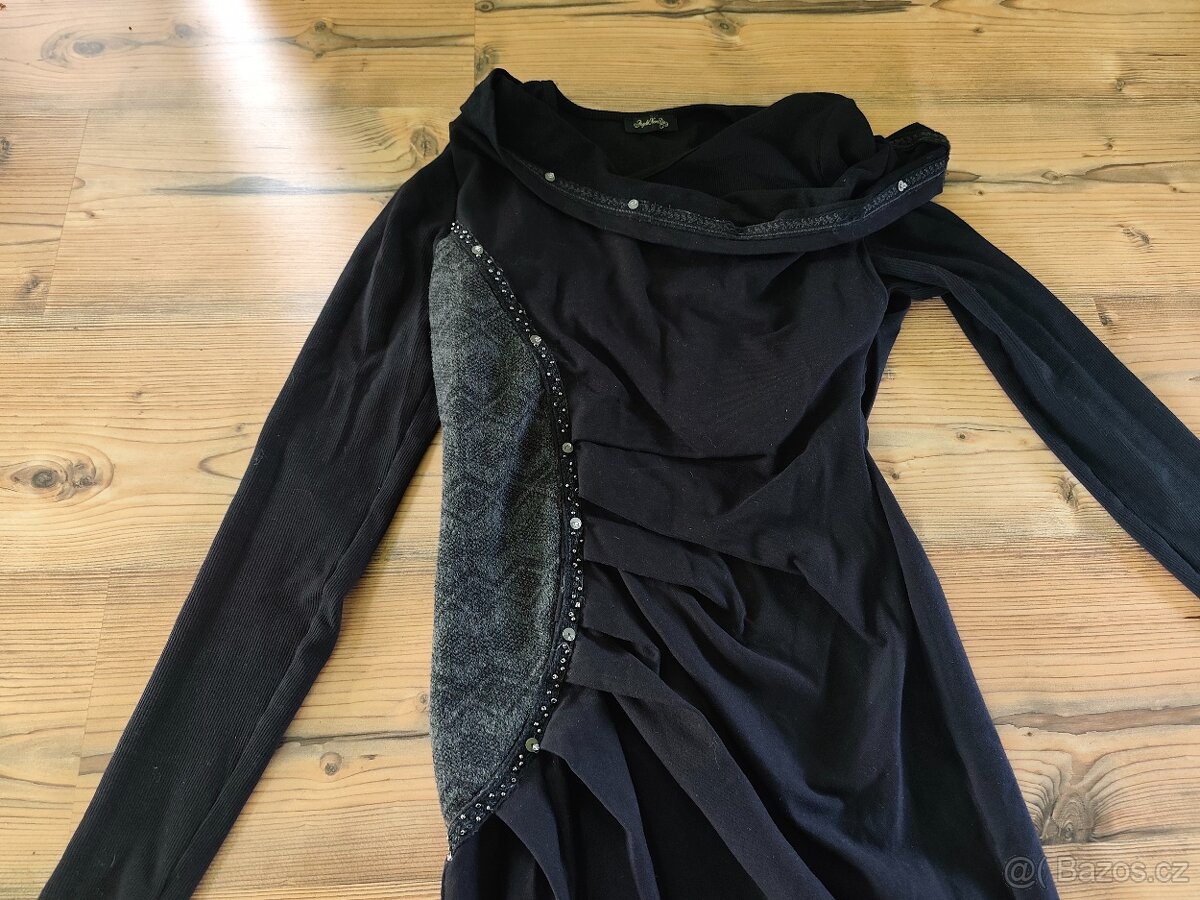 Černé šaty angel never die S 36 teplé