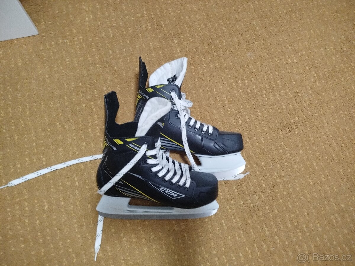 Hokejové brusle CCM