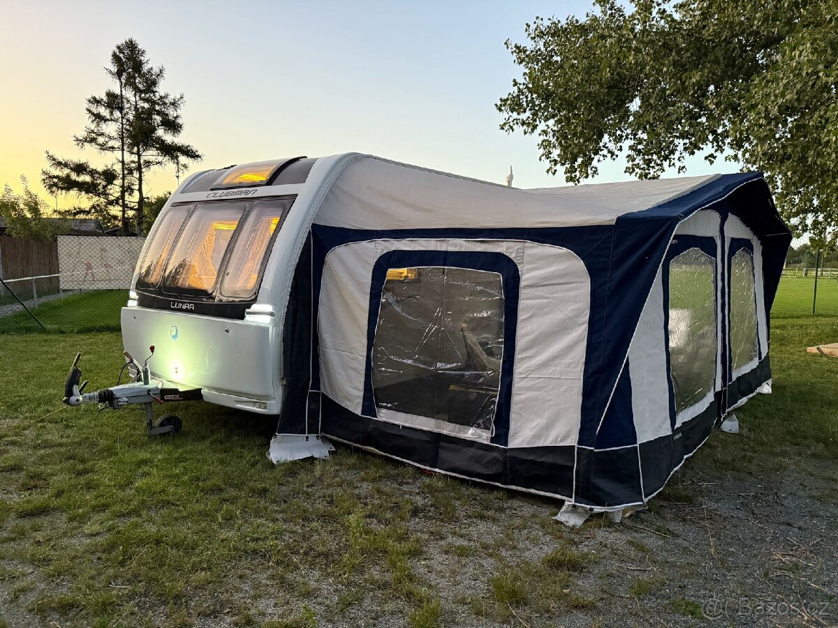 Obytný anglicky luxusni karavan LUNAR ES CLUBMAN
