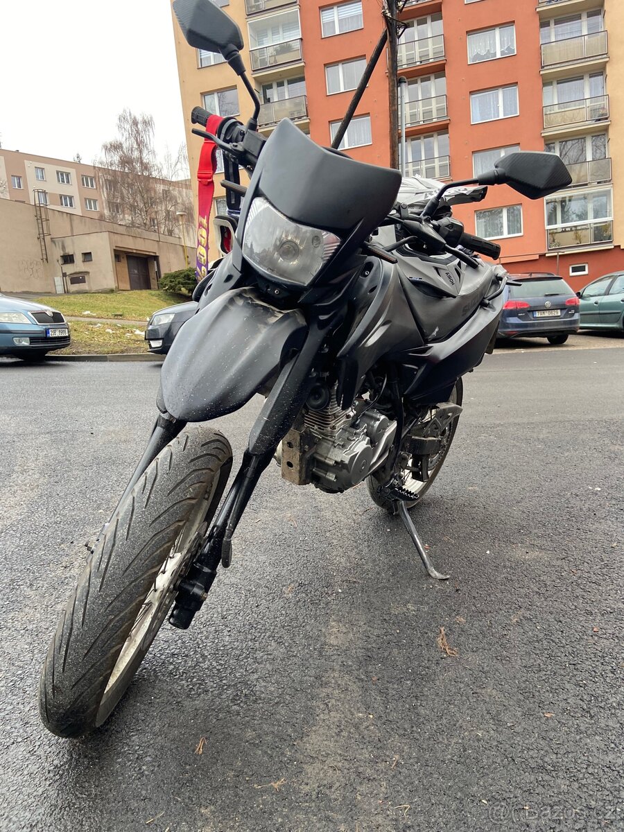 Suzuki dr 2011motard