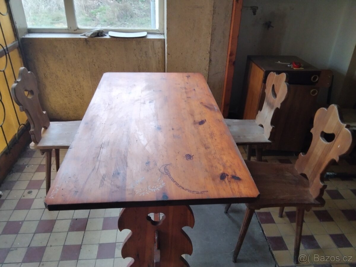 Stůl masiv židle