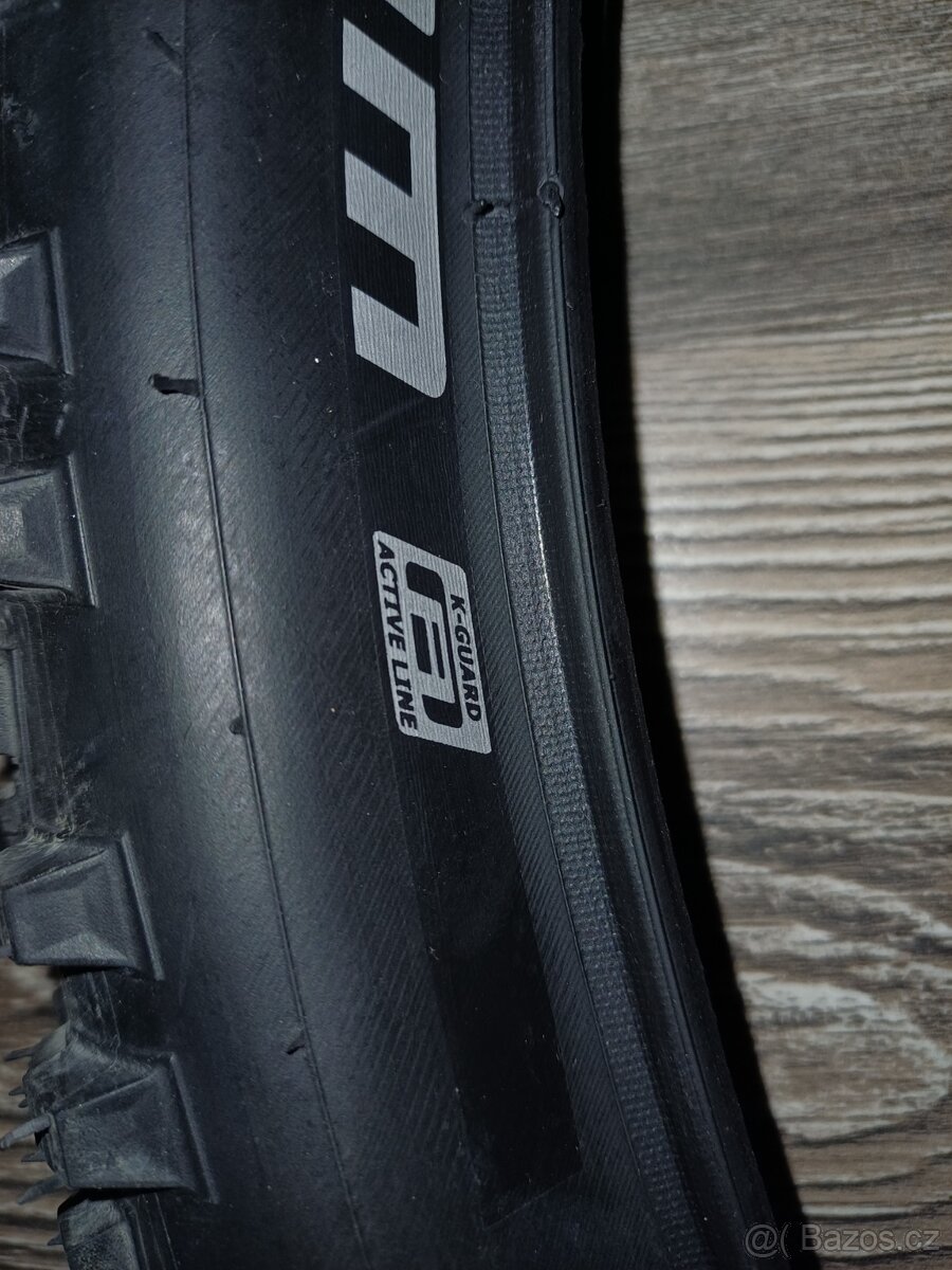 Prodám nové pláště.