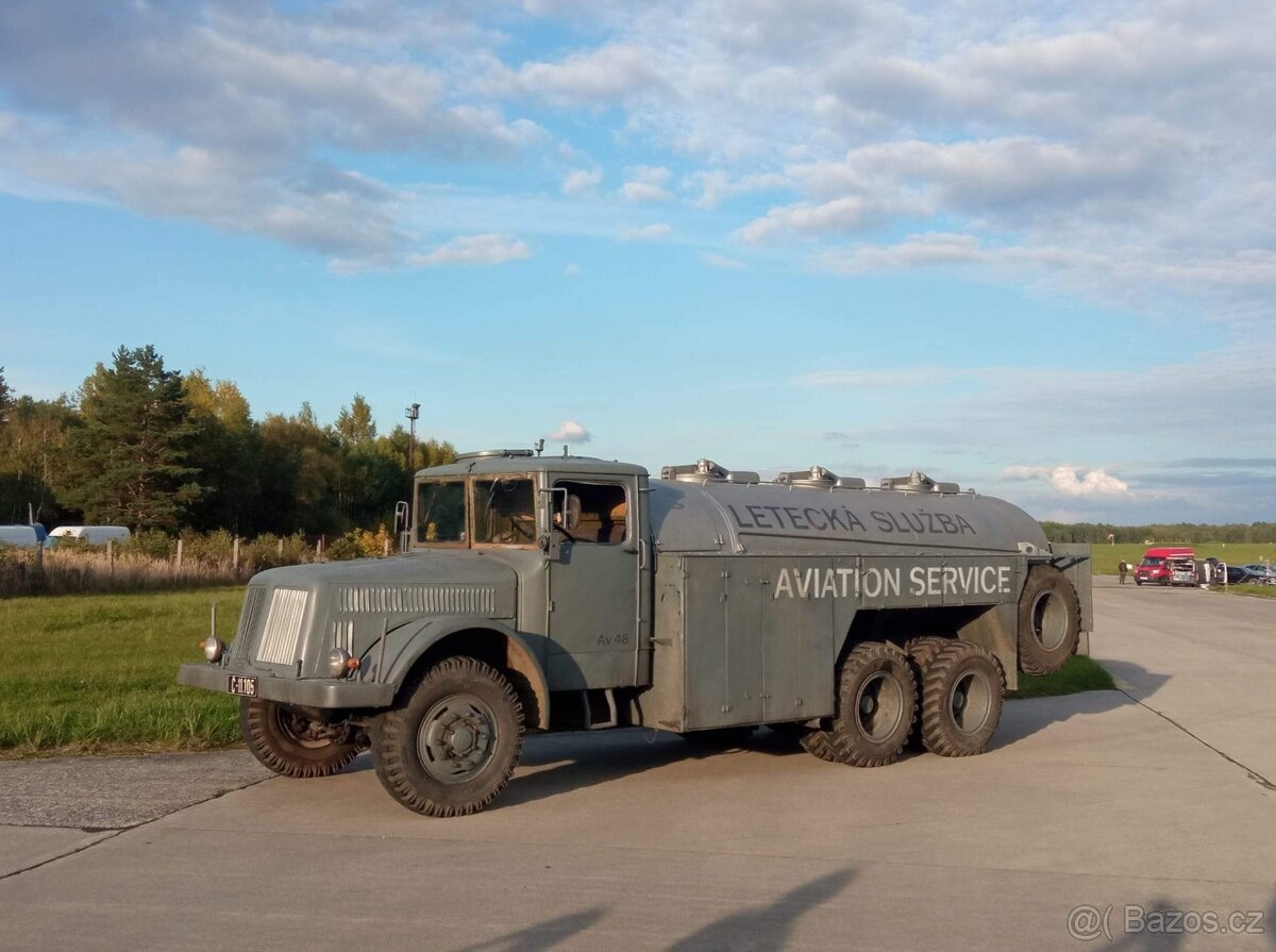 Tatra 111 C7 + vlek CV 9 Benzina (raritní souprava)
