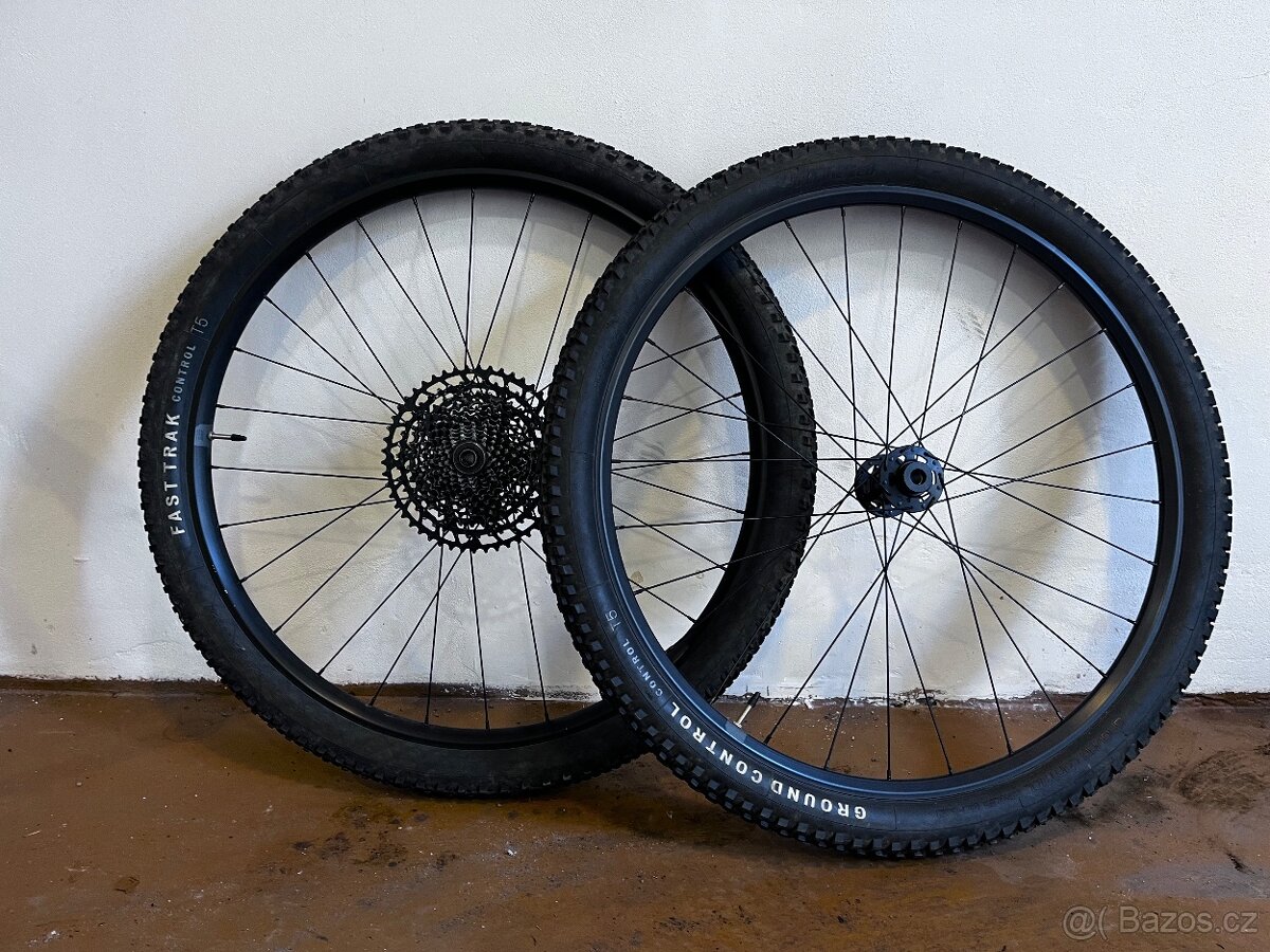 MTB 29” boost zapletená kola Specialized