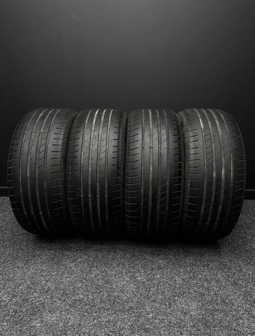 Sada pneu GoodYear 225/50/17 94W