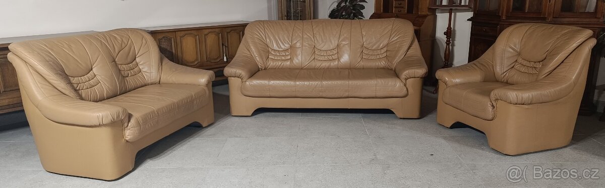 Kožená, moderní sedací souprava 3+2+1.