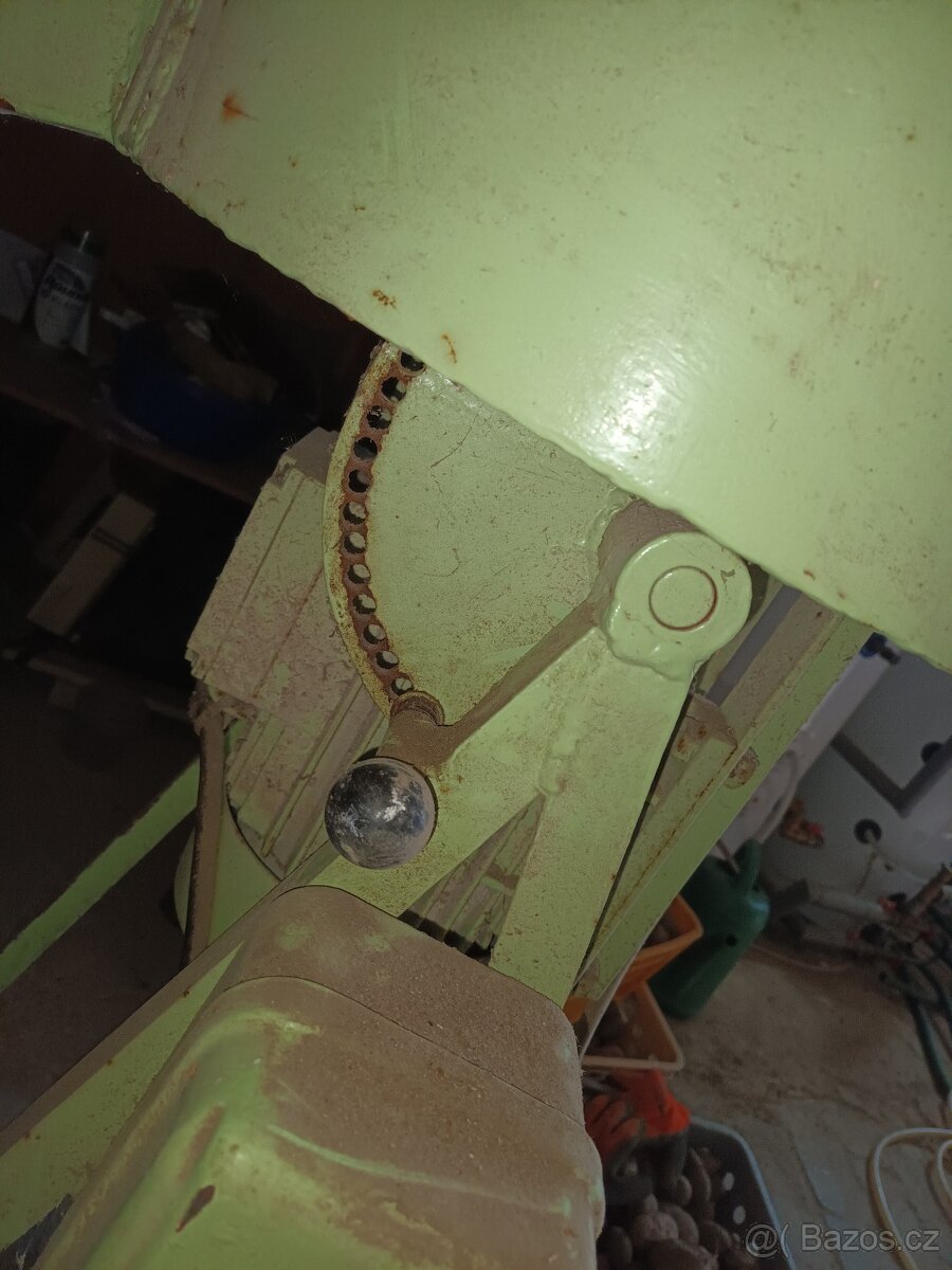 Šrotovnik na obilí