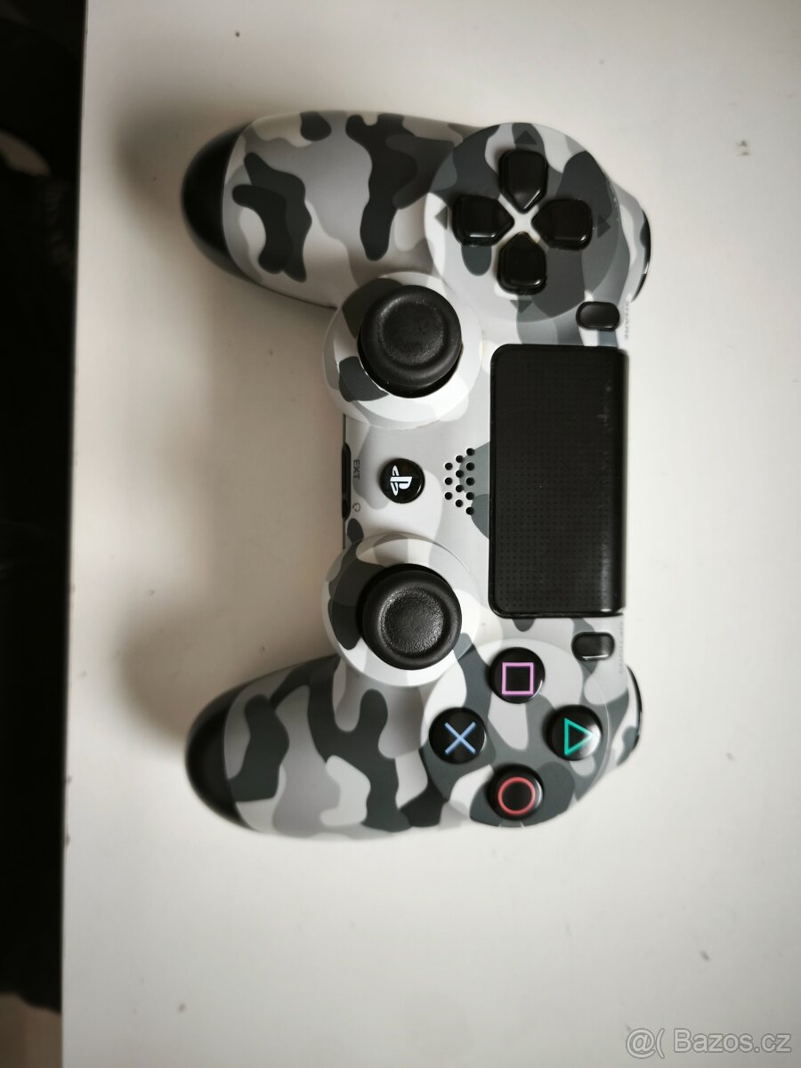 Ovladač Sony na PS4 nefunkční