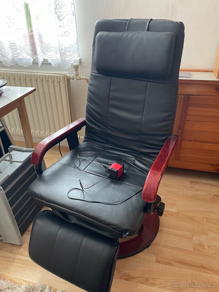 Masážní otočné křeslo