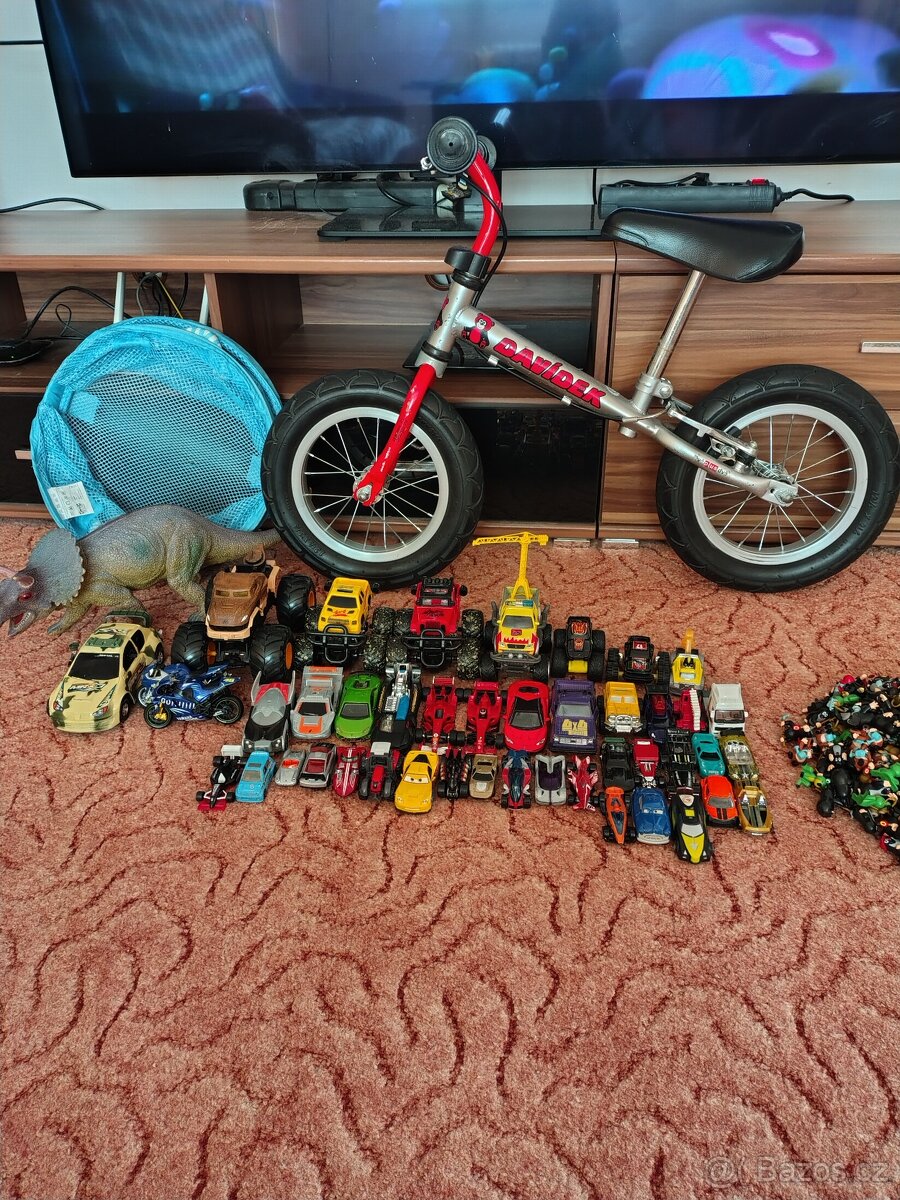 Mix - hračky, odrážedlo, teepee