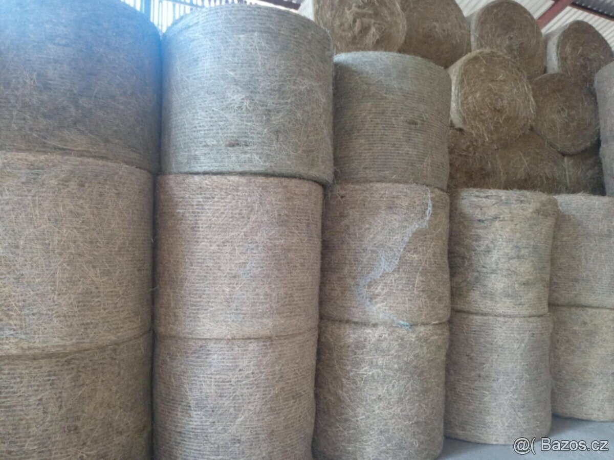 Kvalitní loňské seno