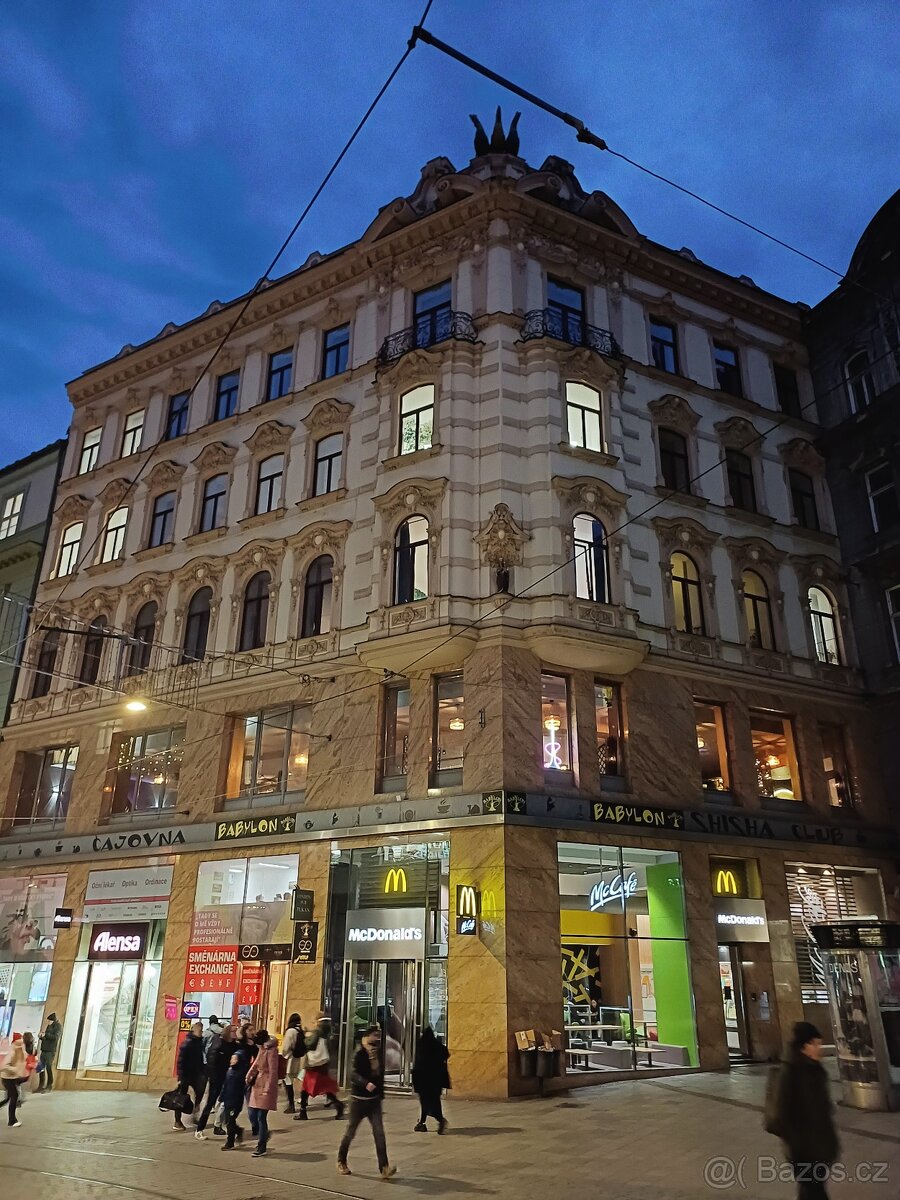 Pronájem místa na tetování pro tatéry v tetovacím studiu