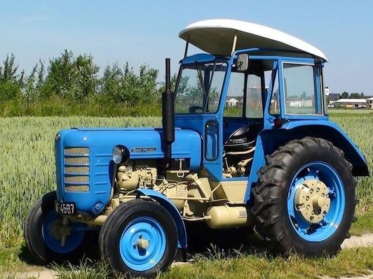 Koupím traktor Zetor.