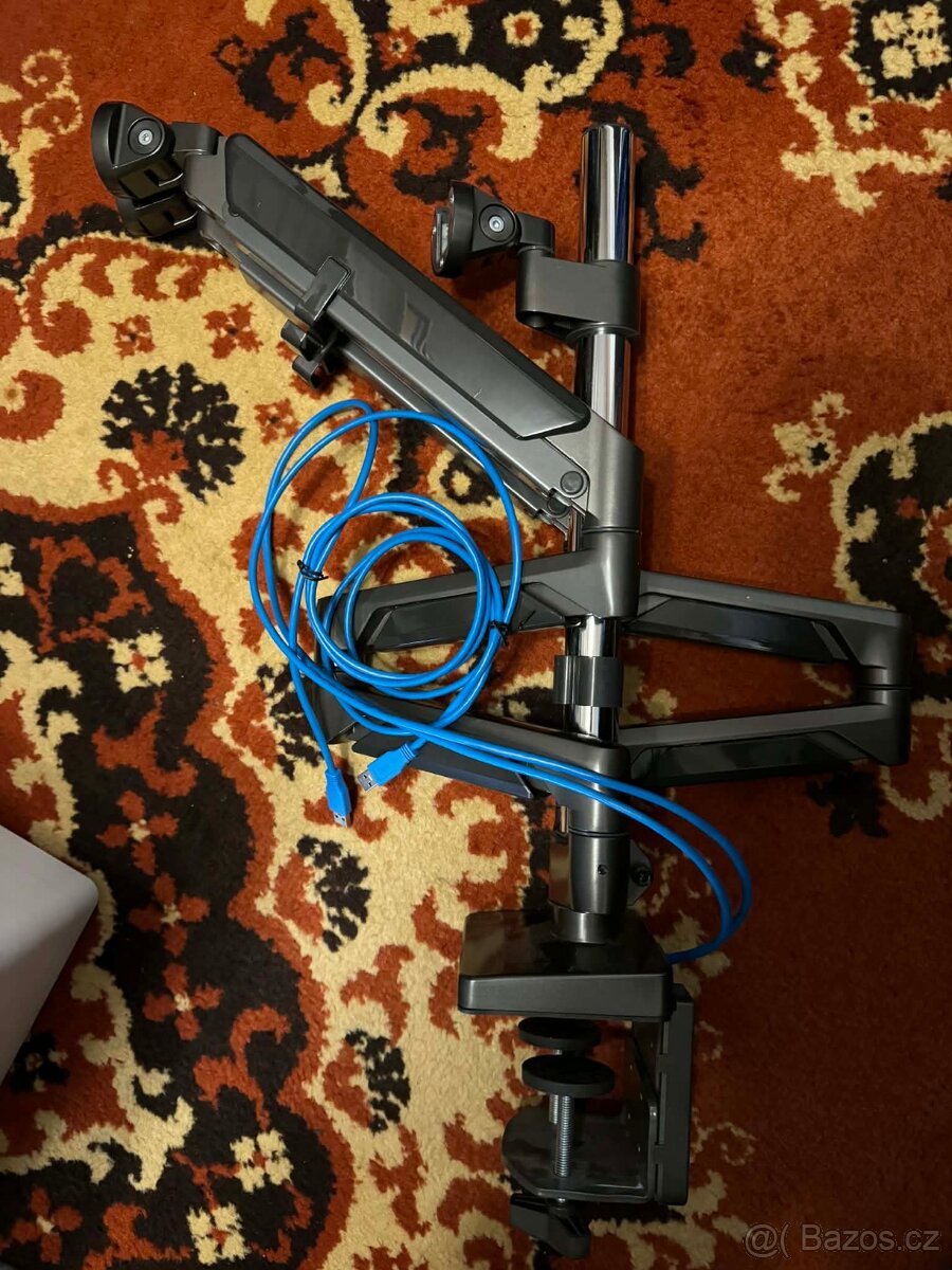 Držák na monitor AlzaErgo Arm T130B Premium USB