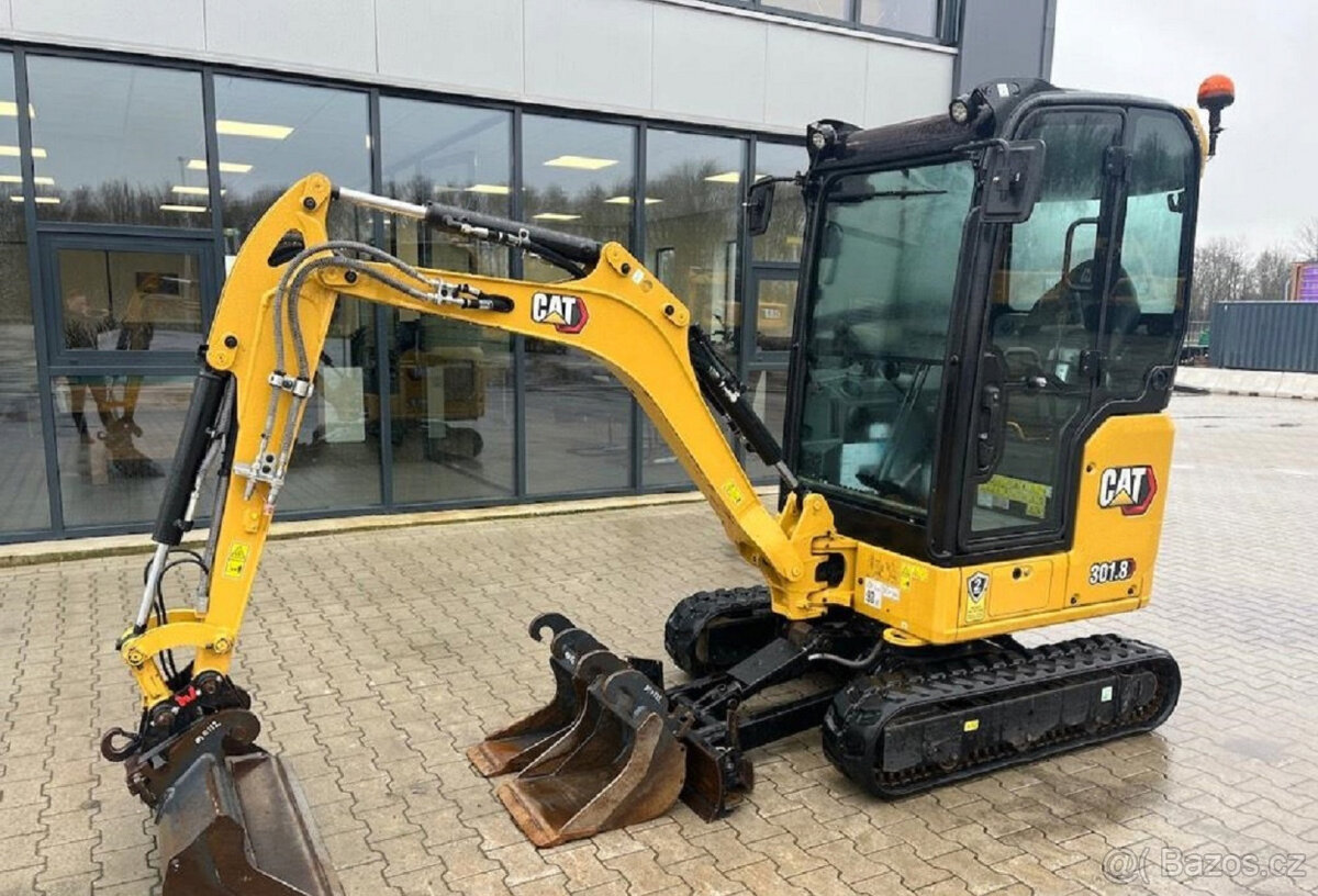 Caterpillar301.8– 16 kW / 21 HP – objem 1 100 cm³