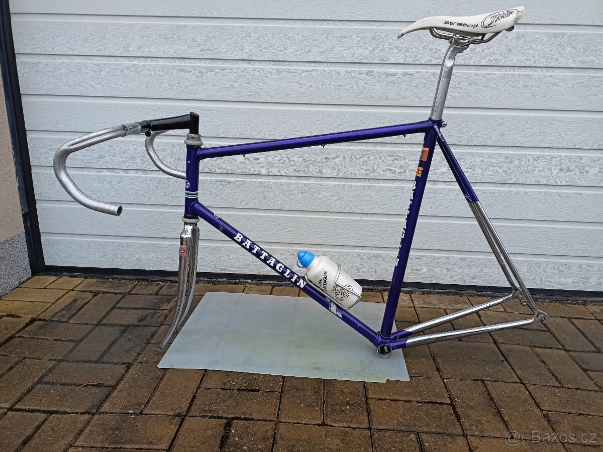 Ocelový silnični rám