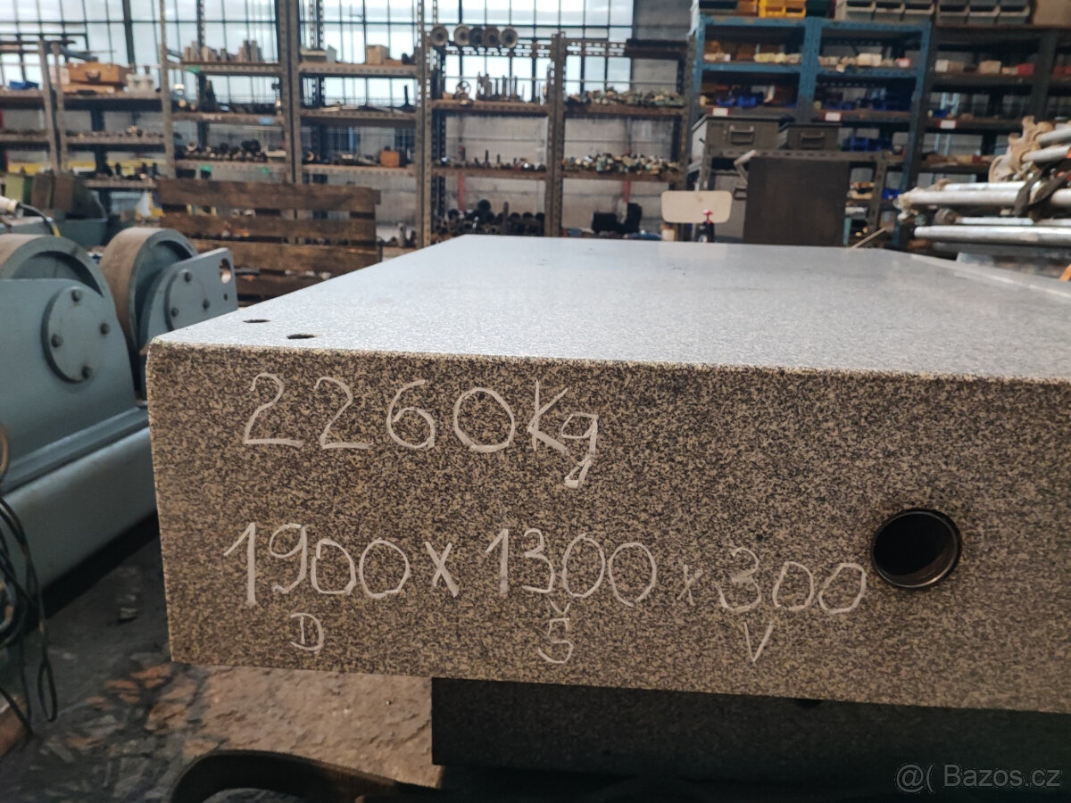 Tvrdá kamenná deska, žulová deska