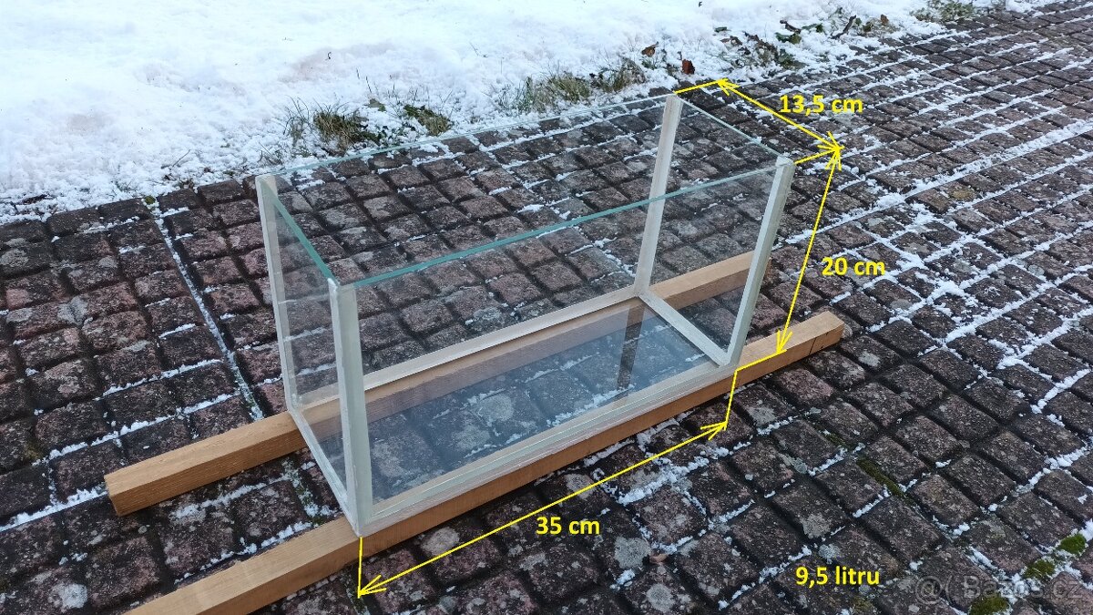 Akvárium 9,5 litru s krycím sklem / 3 ks