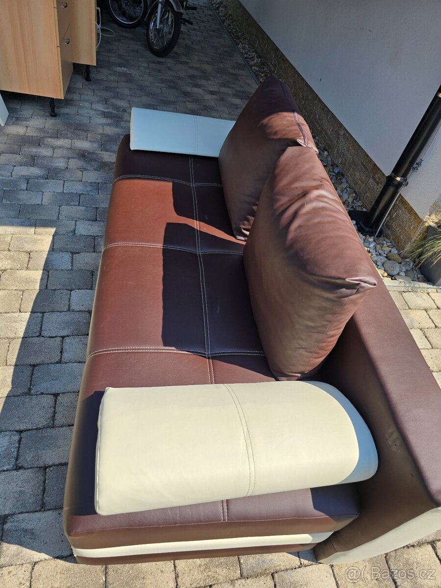 Koženkova rozkladaci pohovka