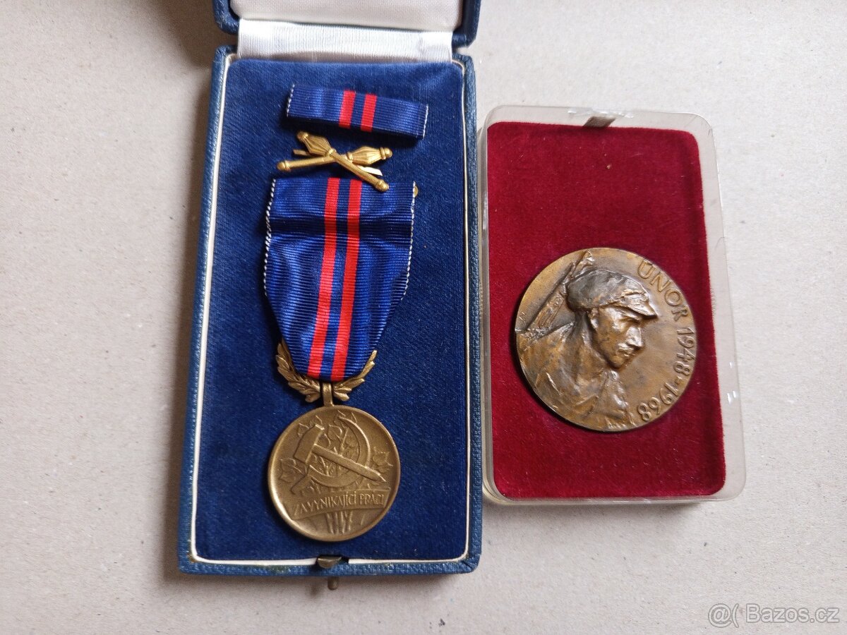 Státní vyznamenání a pamětní medaile