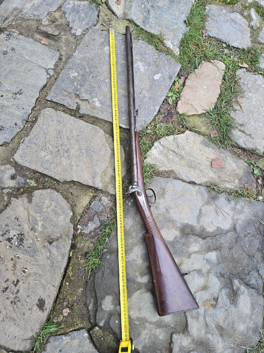 KRÁSNÁ STARÁ HISTORICKÁ BROKOVNICE- PŘEDOVKA