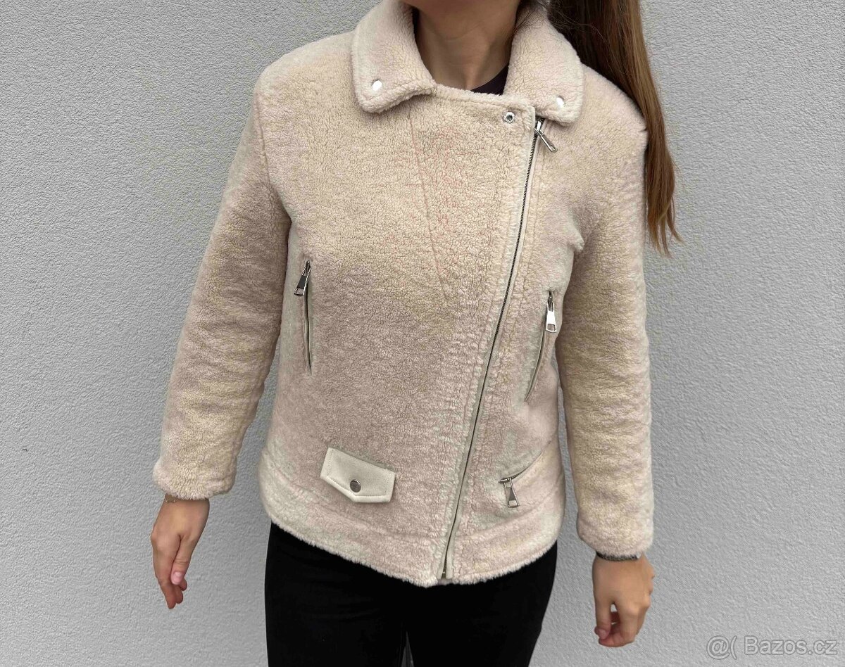 Béžový kožíšek