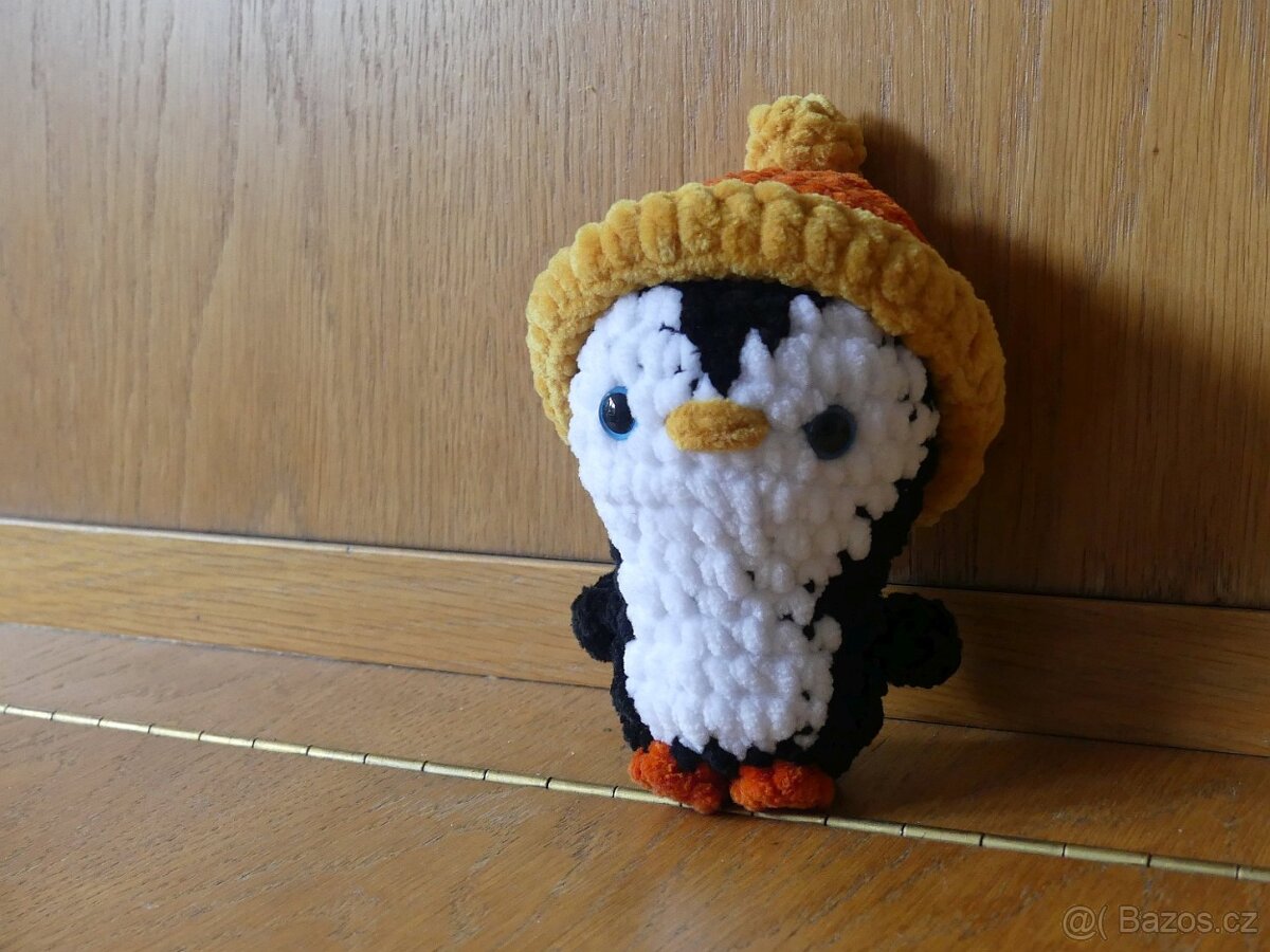 Tučňák, s čepičkou, háčkovaný, plyšový