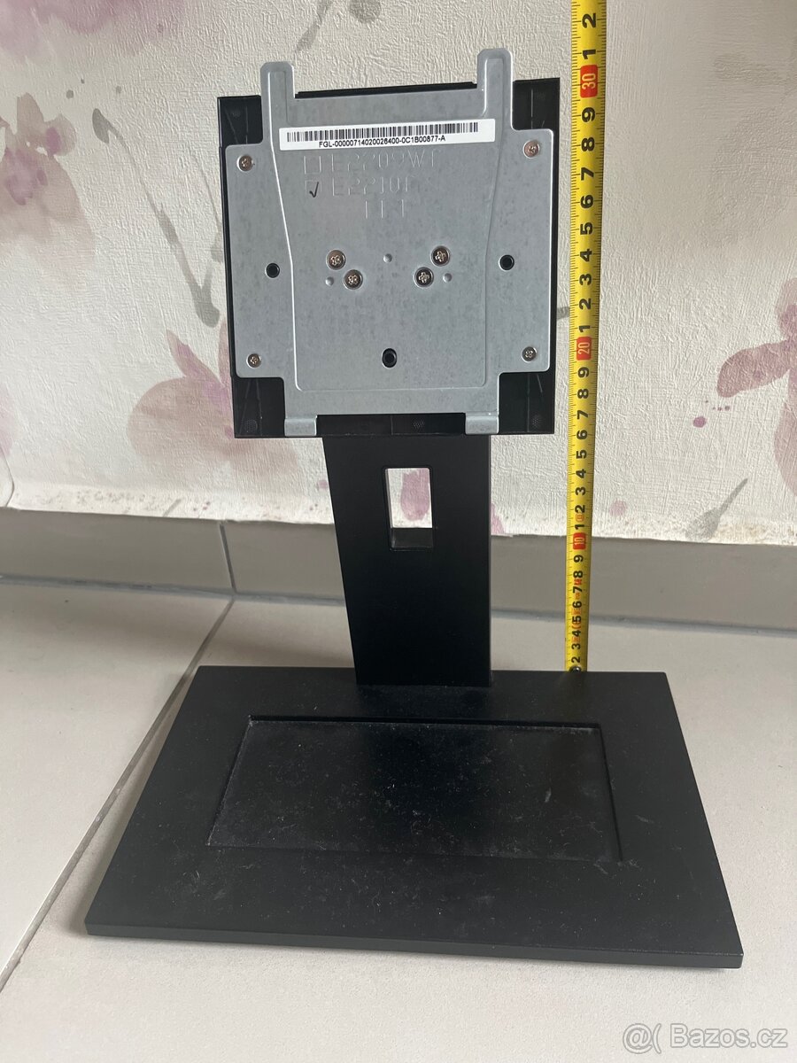 stojan na monitor