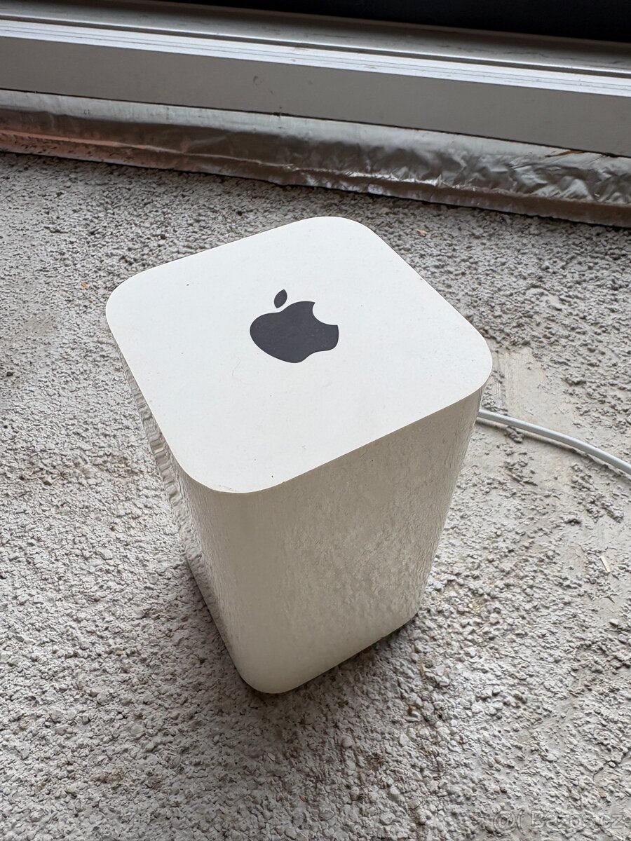 Apple AirPort Extreme – Wi-Fi router (věžová verze)
