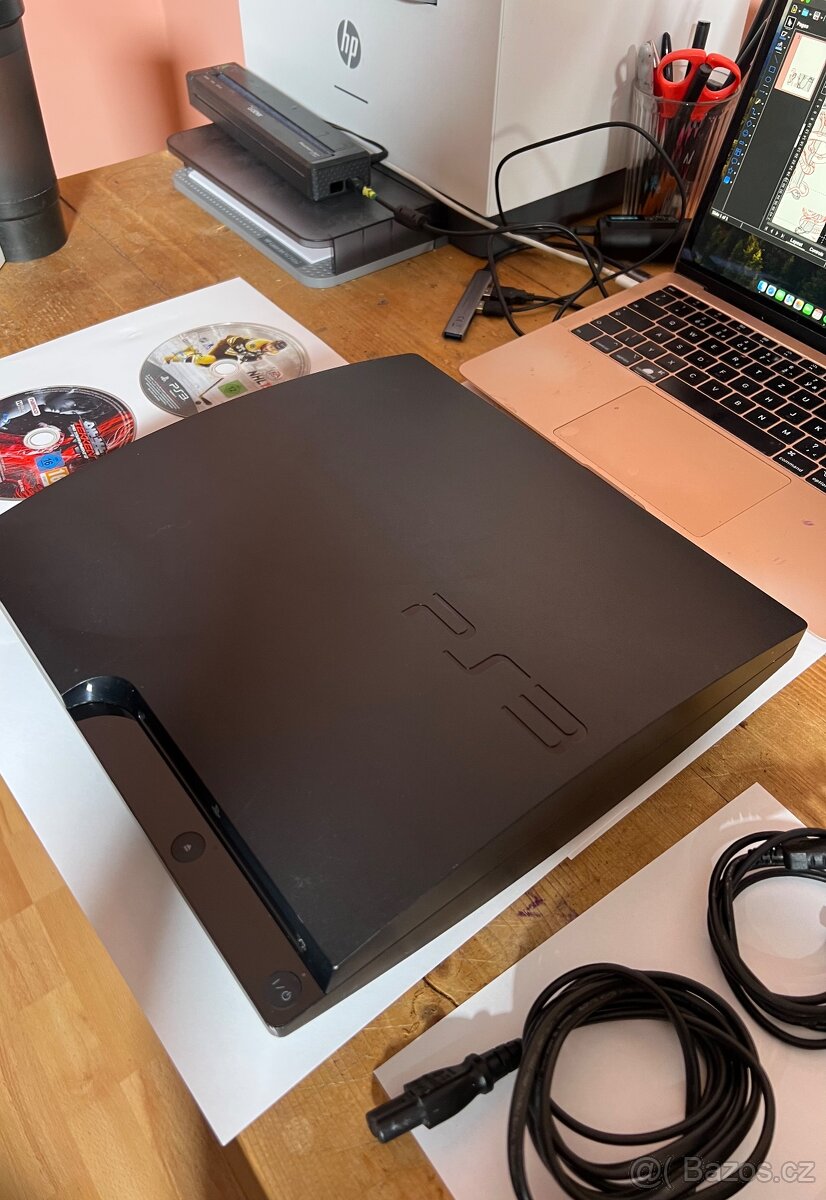 Playstation 3 slim + prislusenstvi