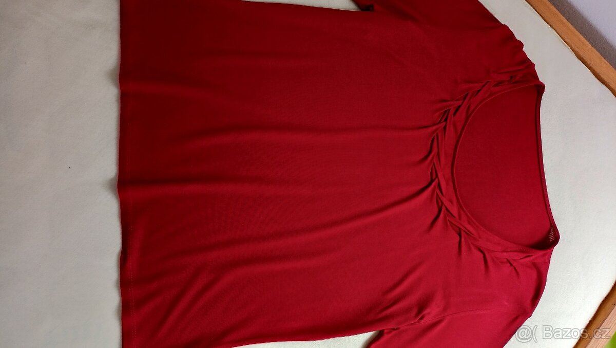 Dámské tričko vel. M