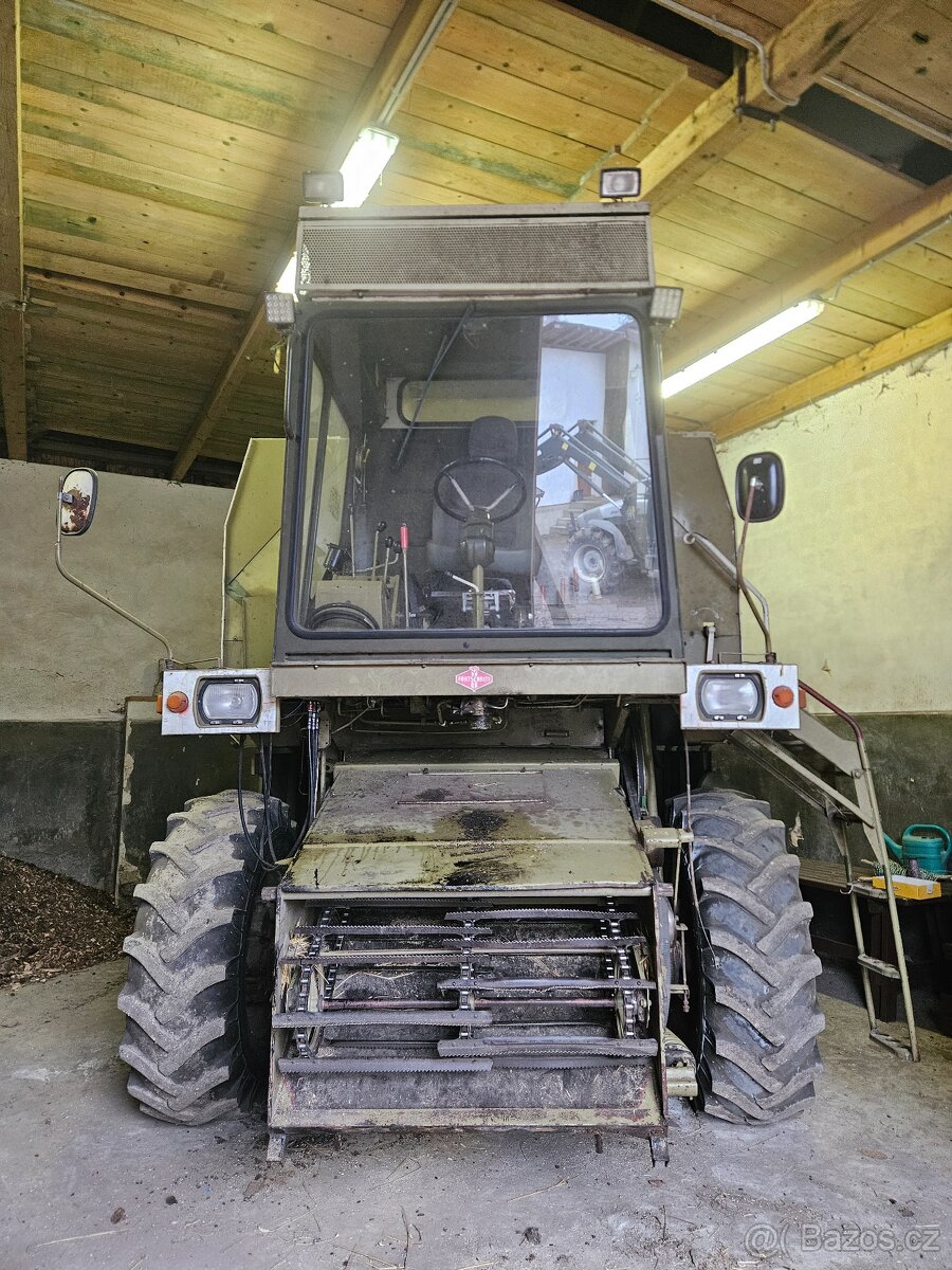 Kombajn - mlátička na obili E514 Fortchritt