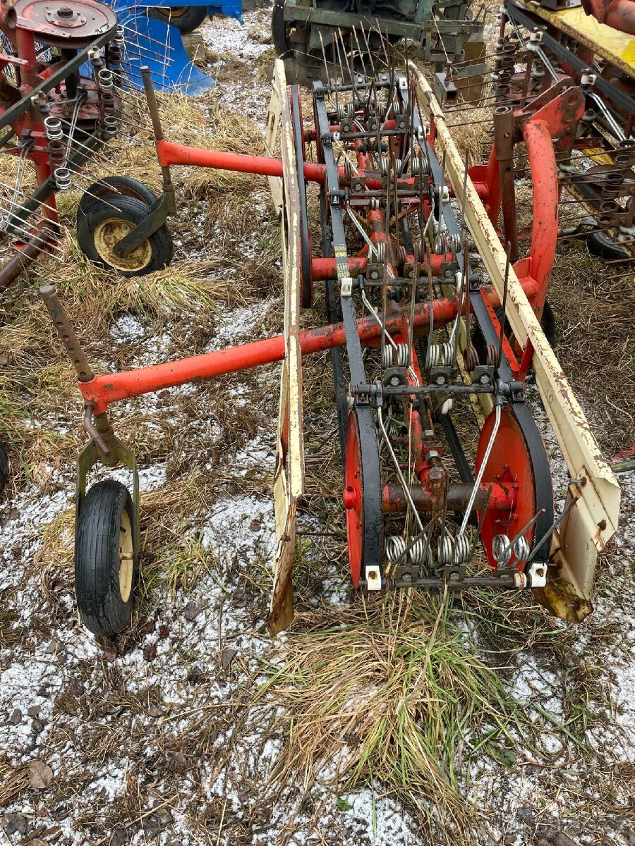 Obraceč a shrnovač sena Akpil