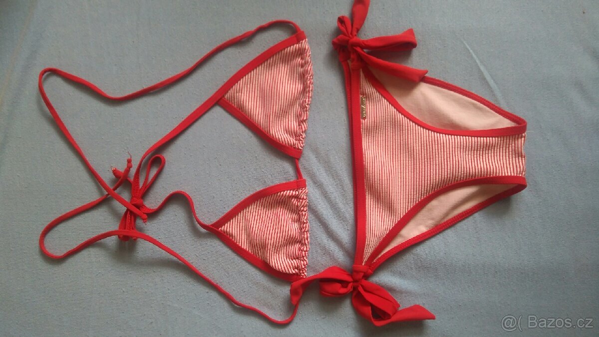 dívčí plavky na 8-9 let