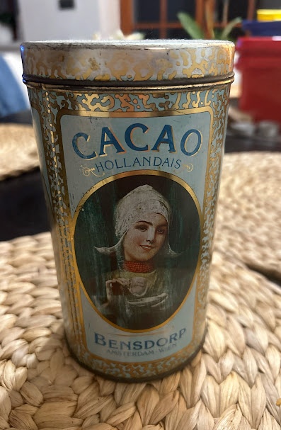 Stará sběratelská plechovka Cacao Bensdorp Amsterdam retro
