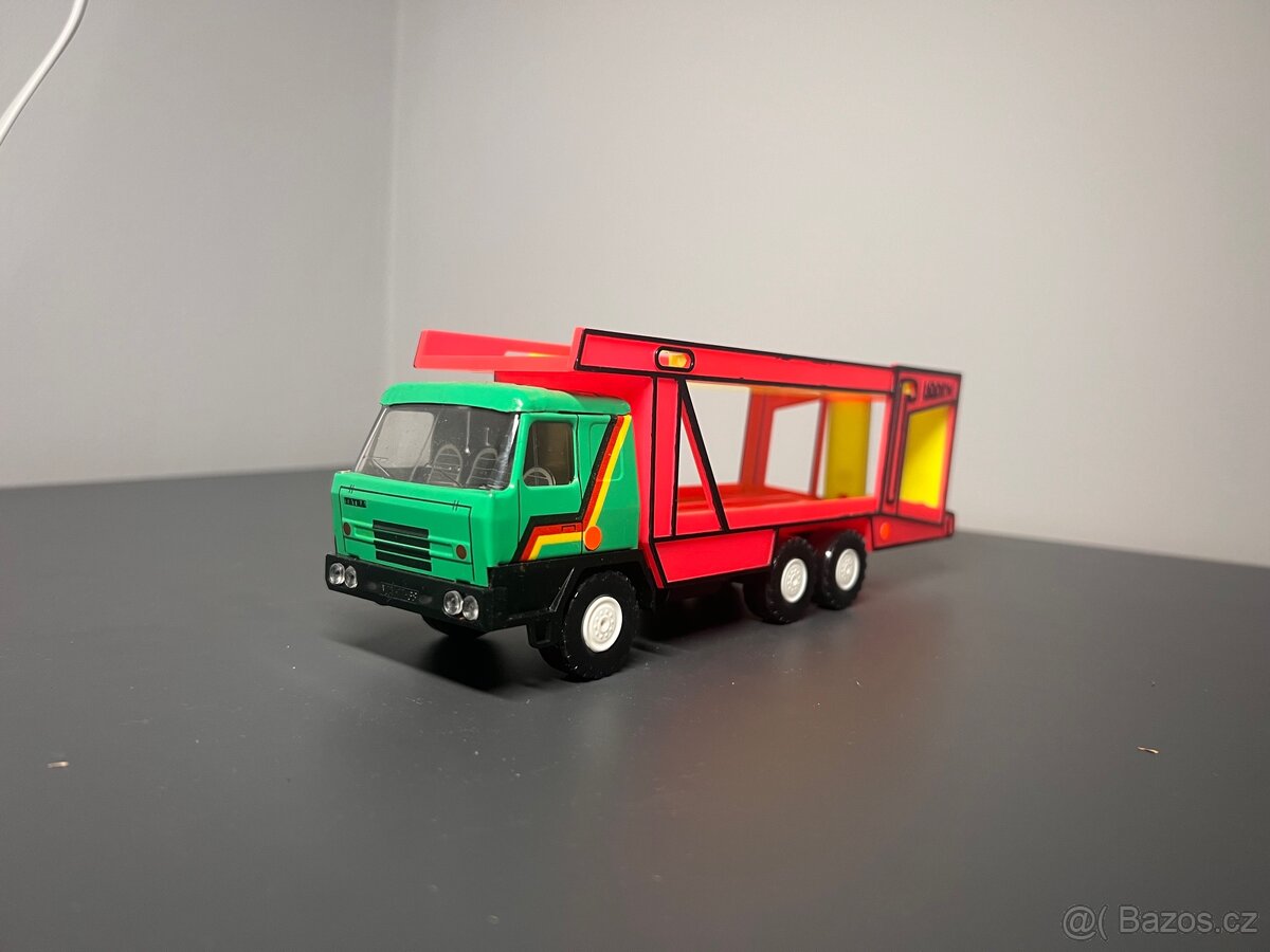 Retro Tatra 815 Kdn autotransportér