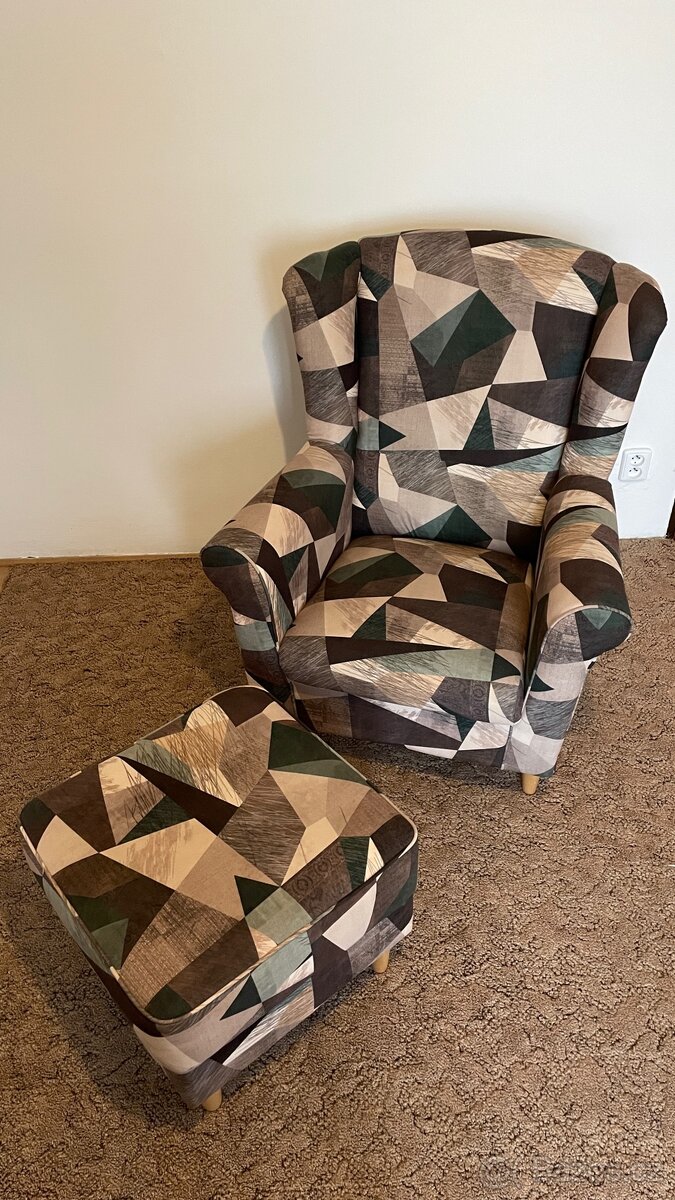 Křeslo Astrid s taburetem .