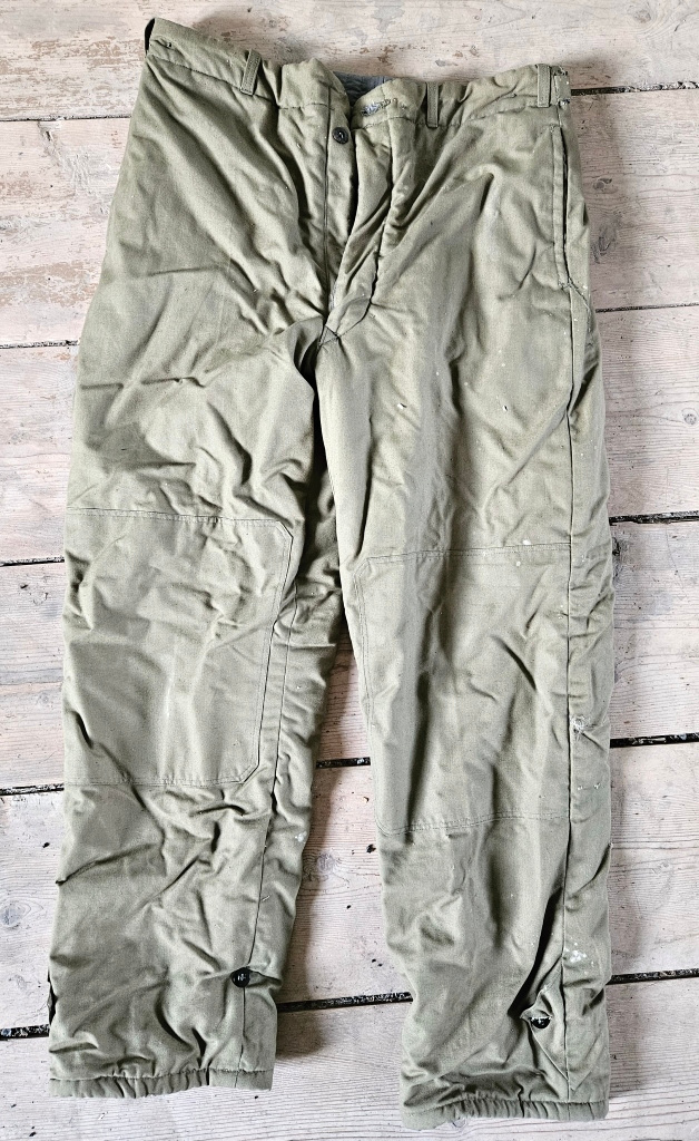 Staré pracovní zateplené kalhoty zelené 3