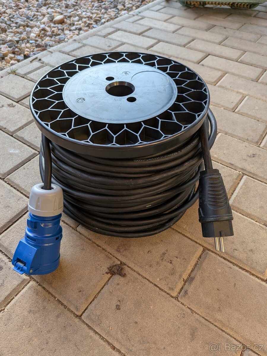 Kabel CEE 45m, 2.5mm2, pripojka na 240V ceska