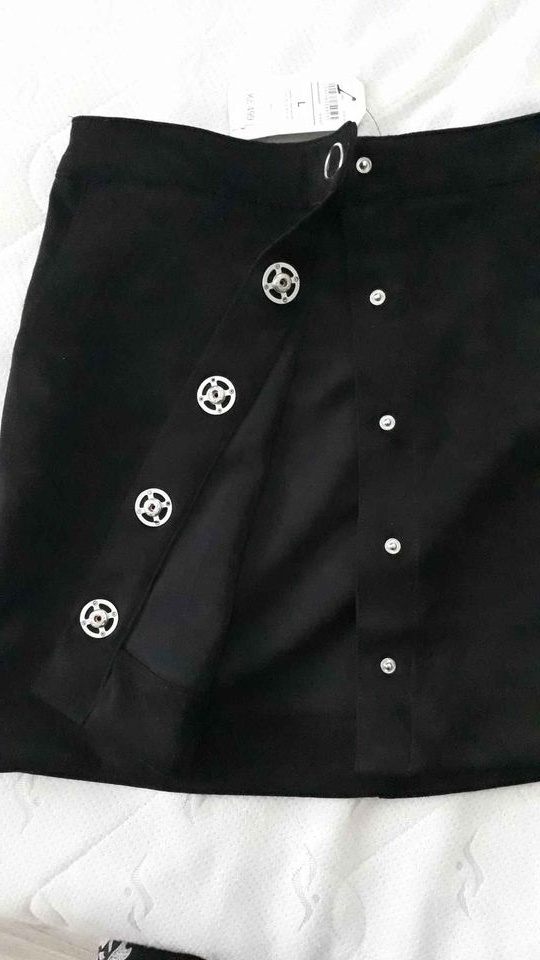 Nová Sukně černá vpředu na rozepínání s patentama vel.L