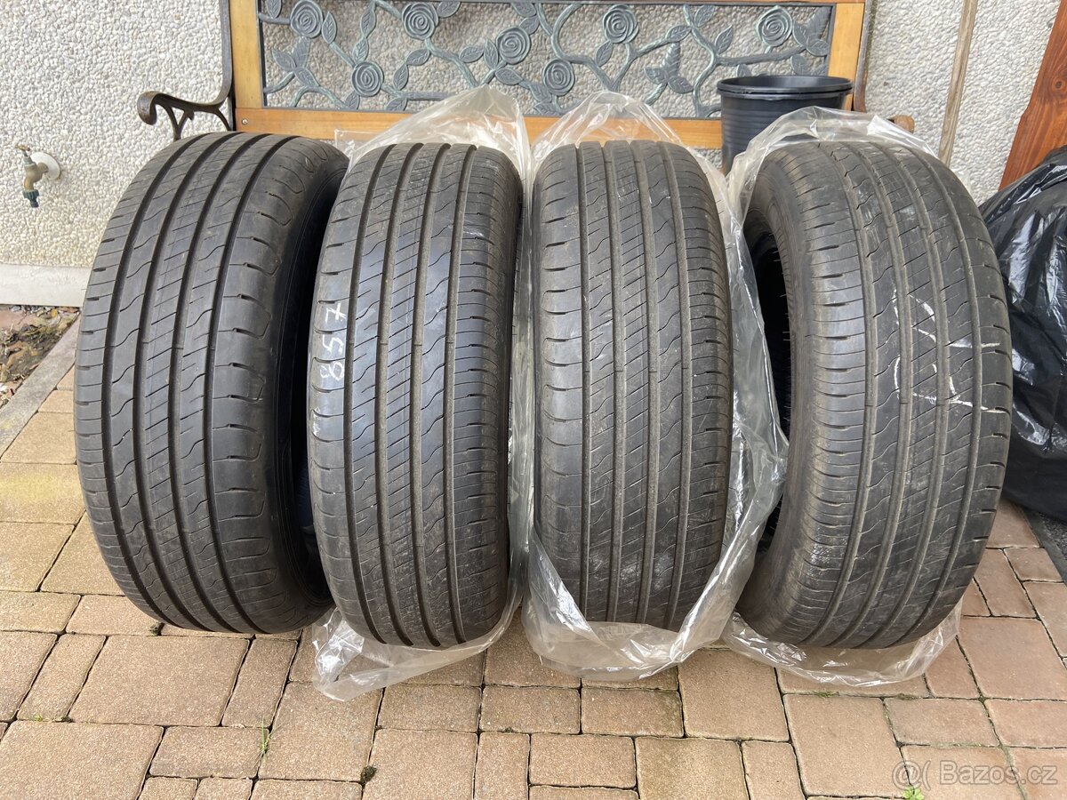 Letní pneu Goodyear 215/65 R16