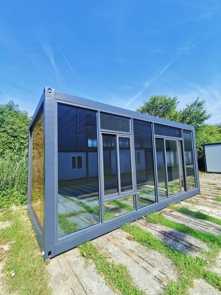 Obytný kontejner PMP 3 x 6 m s prosklenou stěnou