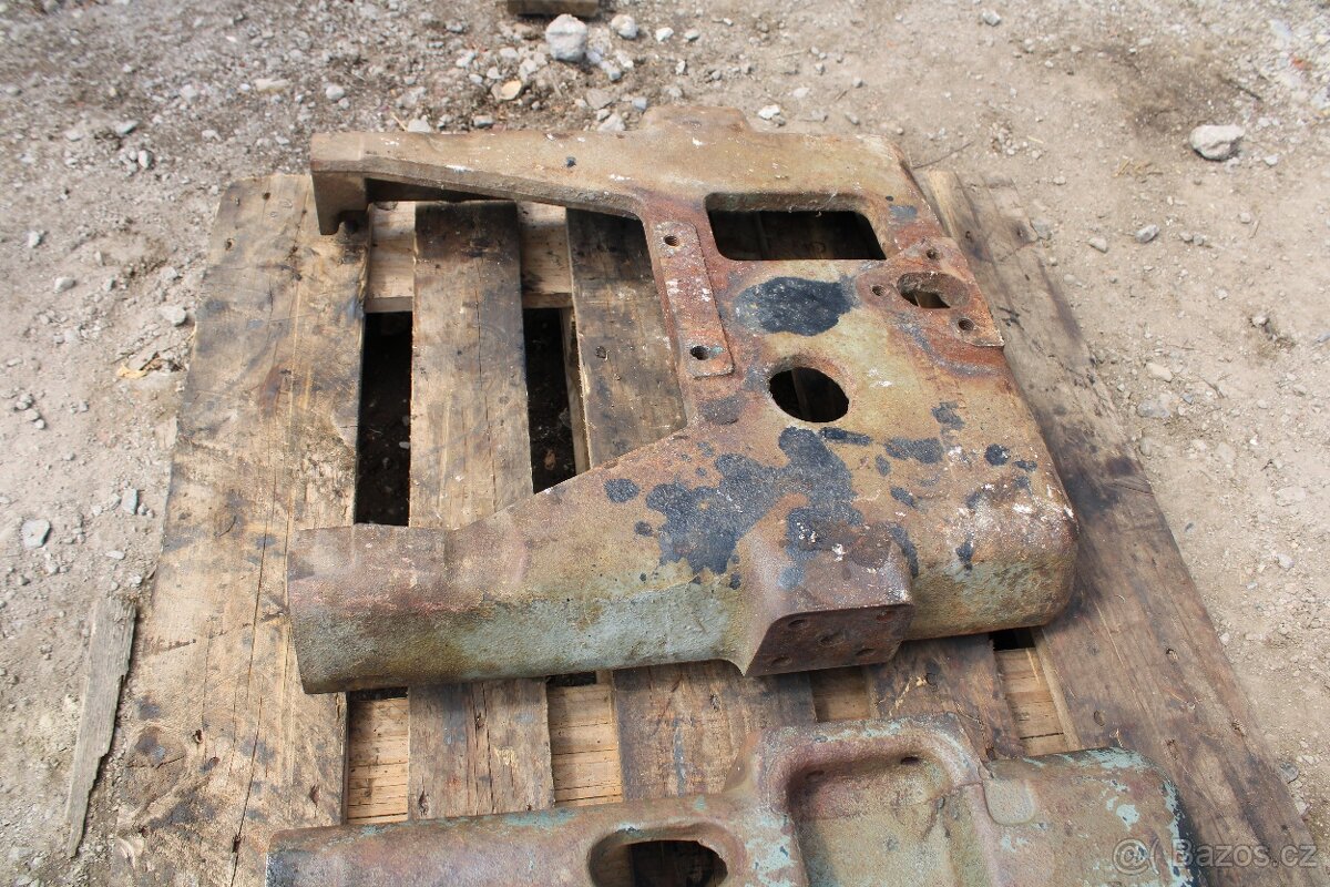 Zetor 6911 7745 litinová vana