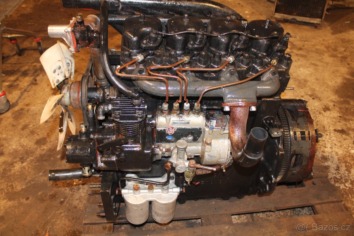 Zetor 7011 7045 motor po kompletní generální opravě