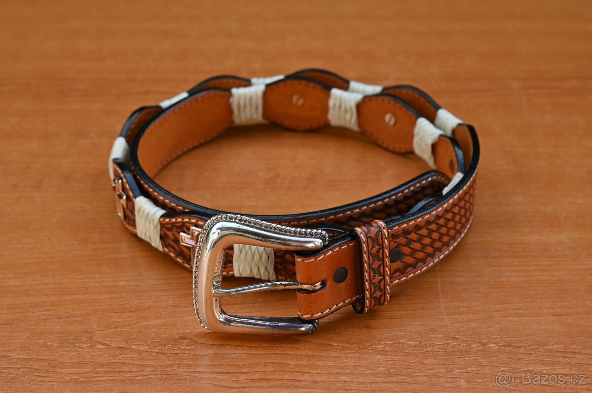 Kožený pásek, motiv kříže