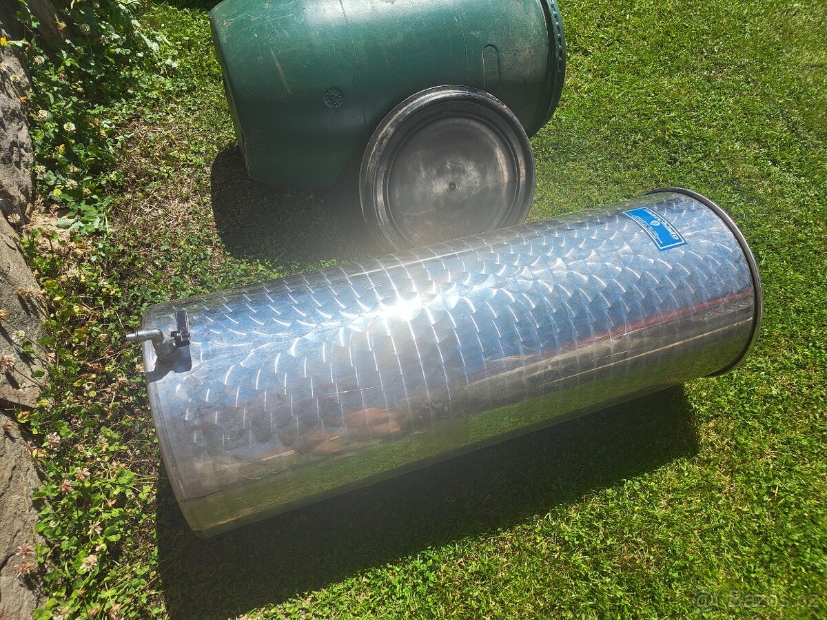 Nerezová nádrž, Mlýnkoodstopkovač, Filtr s čerpadlem