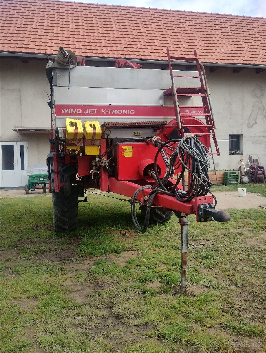 Pneumatické rozmetadlo Kongskilde wing jet 4024