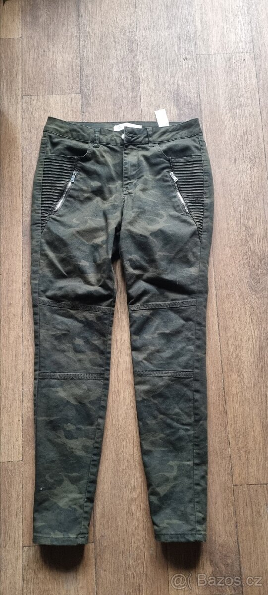 Kalhoty ZARA.