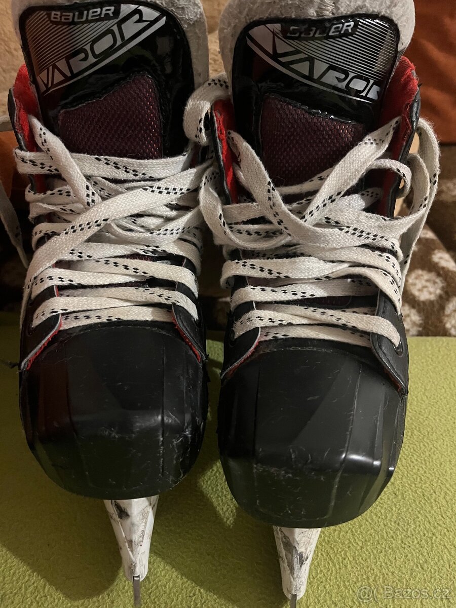 Brankářské brusle Bauer Vapor vel. 38,5